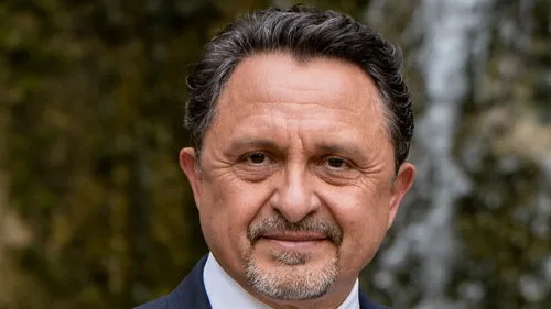 « La bataille antivirale n’est pas encore gagnée » : les vœux de...